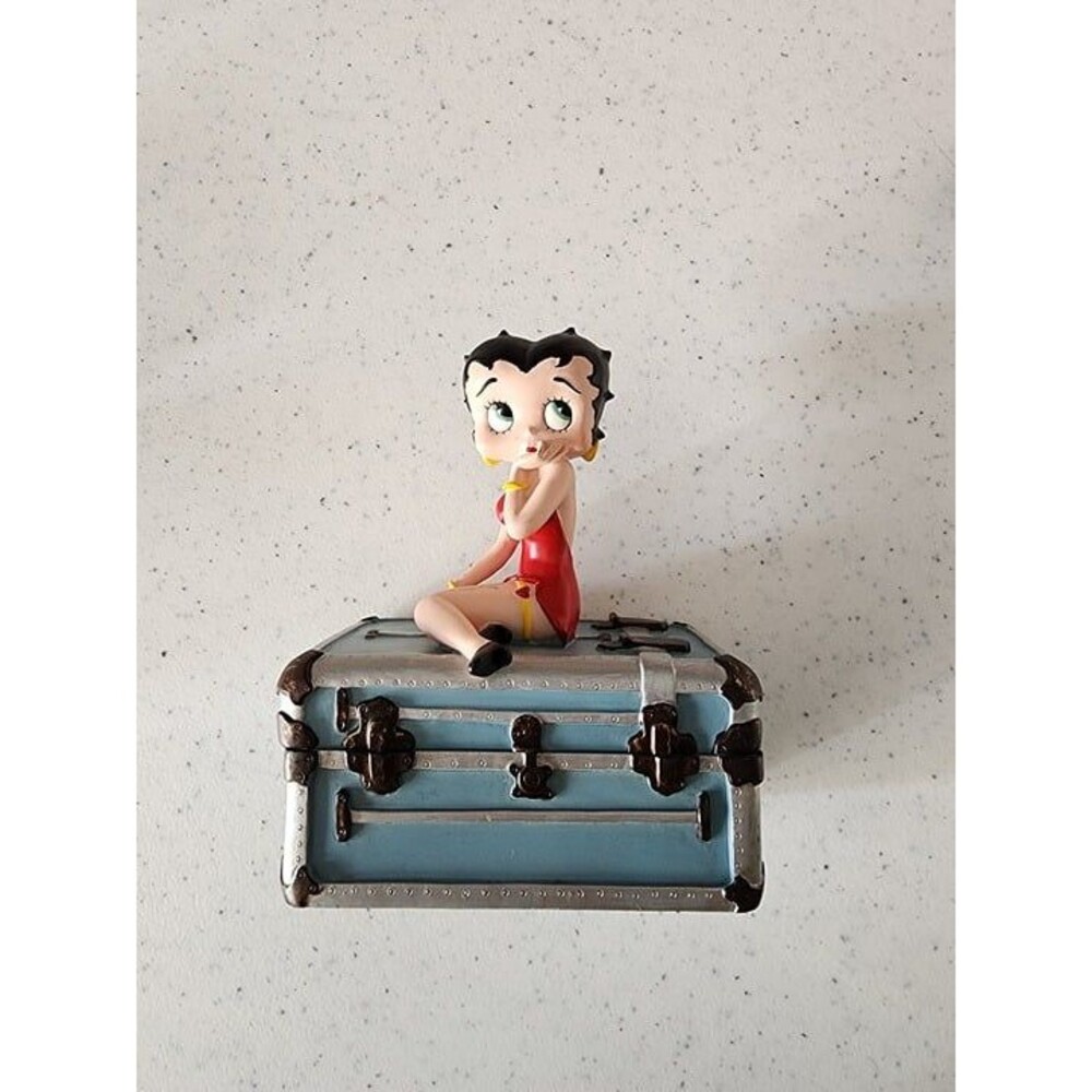 Betty Boop Sitting on Trunk Red Strapless Mini Trinket Dish 1998